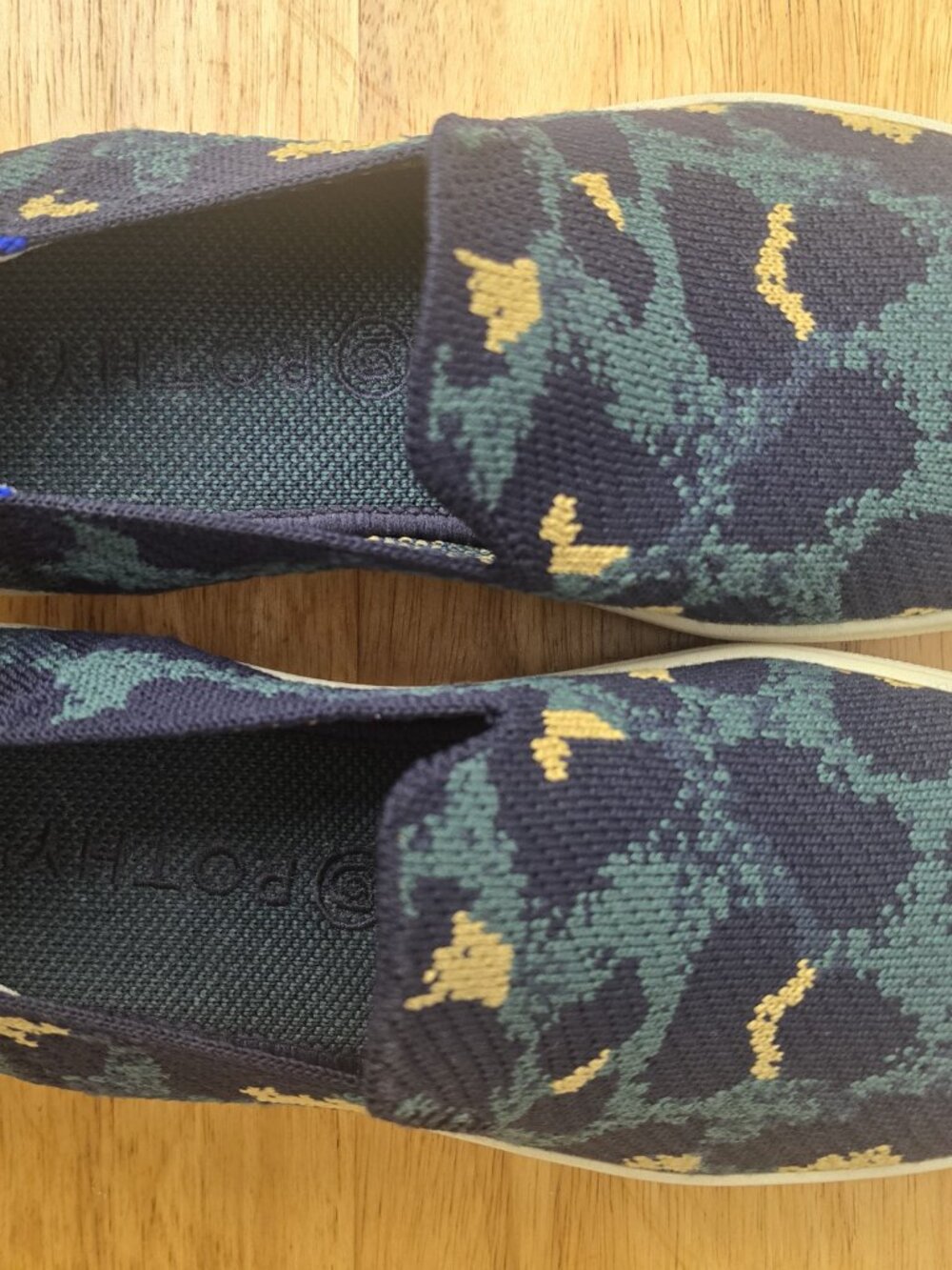 Rothy's The Original Slip On Sneaker Womens Sz 6.5 Shoes Blue Leopard - Picture 2 of 6